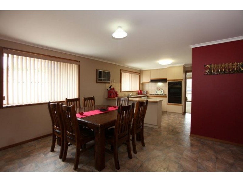 17 McNamara Court, Pakenham VIC 3810