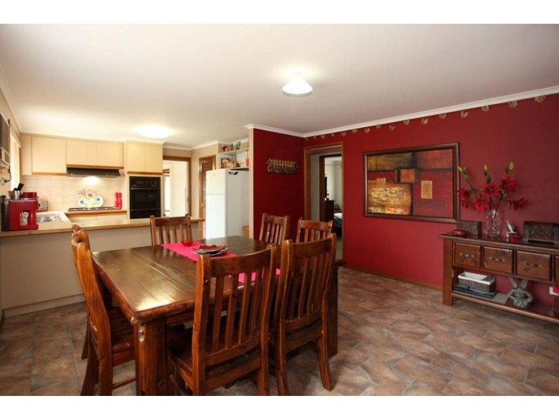 17 McNamara Court, Pakenham VIC 3810