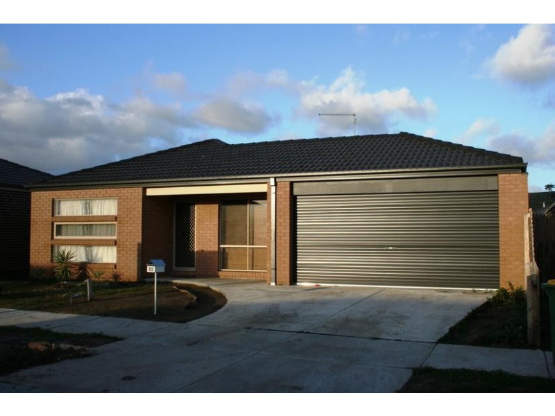 28 Walnut Way, Pakenham VIC 3810