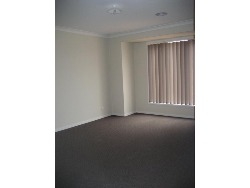 9 Gallery Way, Pakenham VIC 3810