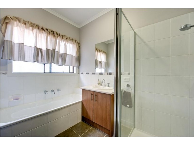 29 Macquarie Circuit, Pakenham VIC 3810