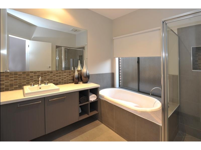 8 Galle Avenue, Officer VIC 3809