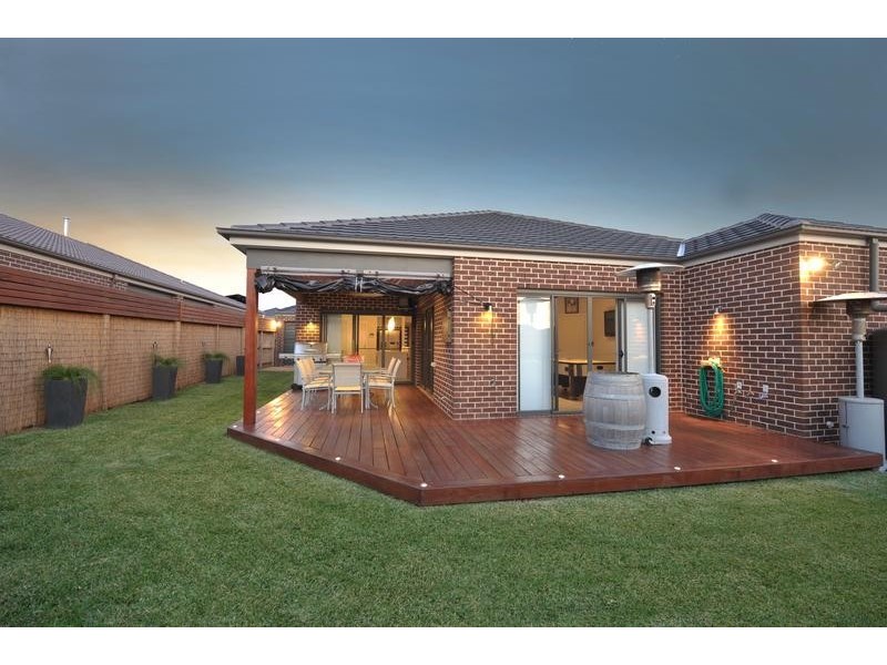 8 Galle Avenue, Officer VIC 3809