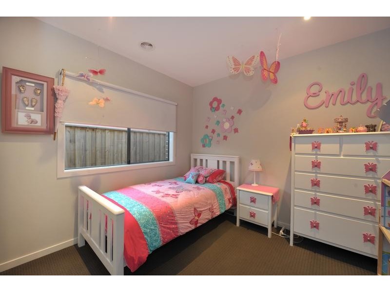 8 Galle Avenue, Officer VIC 3809