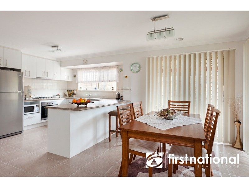 2/39 Tuscany Rise, Pakenham VIC 3810