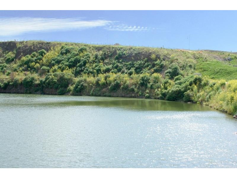 6 Superior Waters, Pakenham VIC 3810