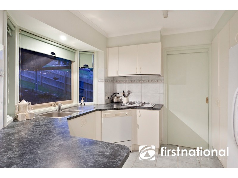 16 Fleming Terrace, Pakenham VIC 3810