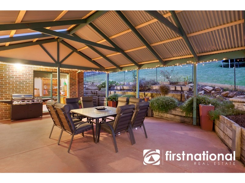 16 Fleming Terrace, Pakenham VIC 3810