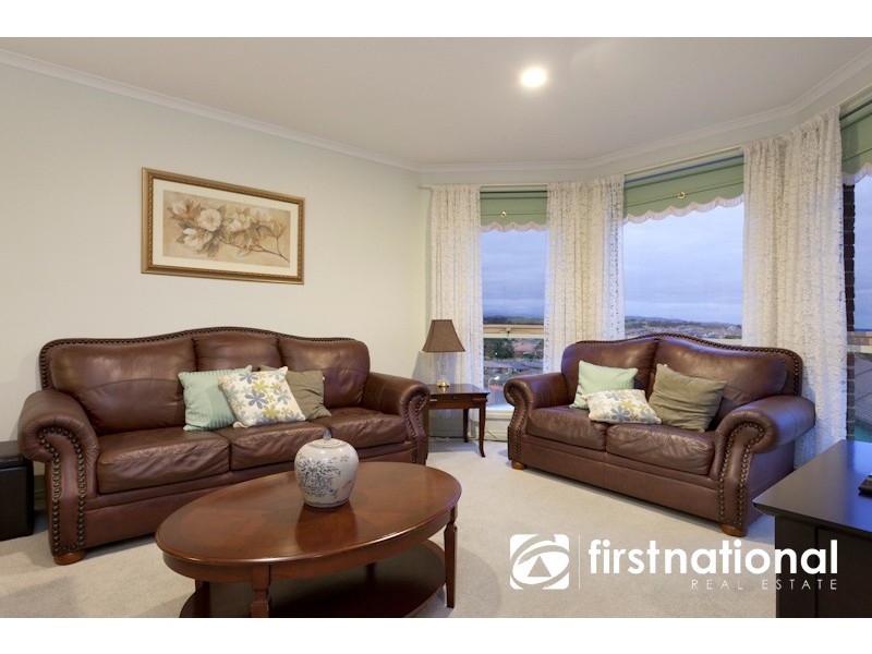 16 Fleming Terrace, Pakenham VIC 3810