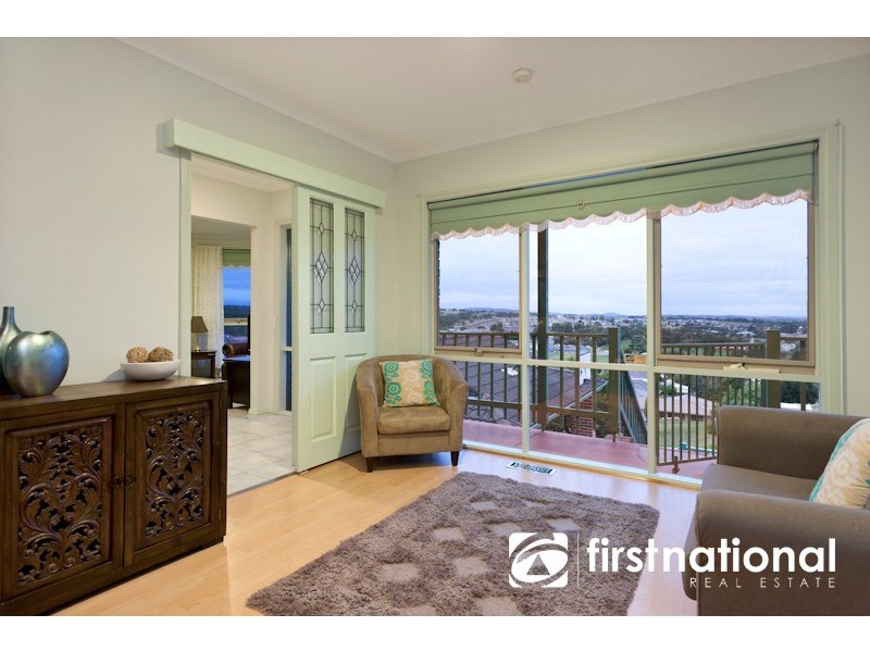 16 Fleming Terrace, Pakenham VIC 3810