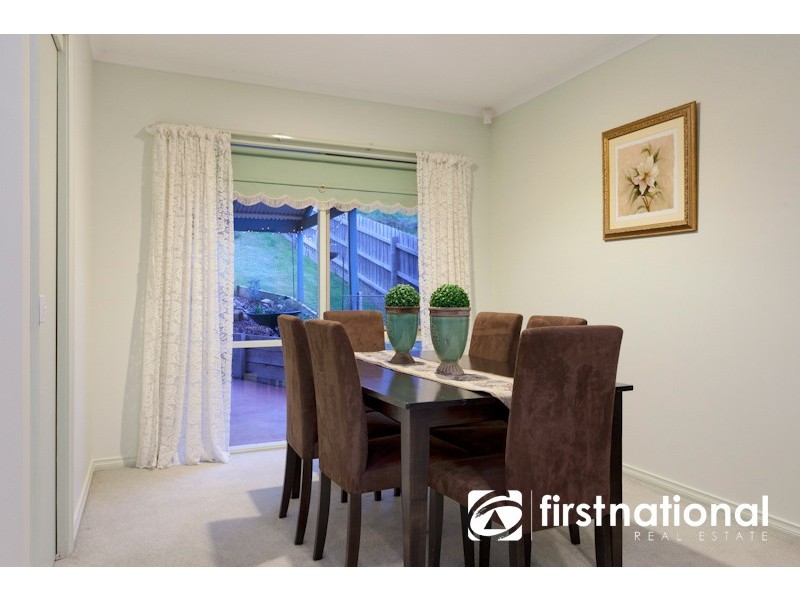 16 Fleming Terrace, Pakenham VIC 3810