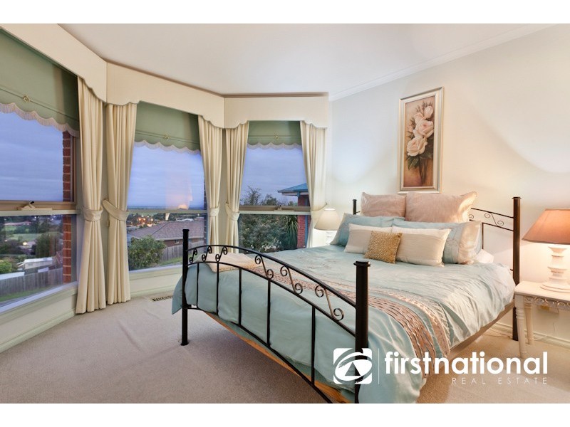 16 Fleming Terrace, Pakenham VIC 3810