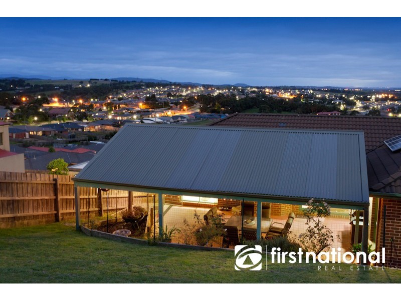 16 Fleming Terrace, Pakenham VIC 3810