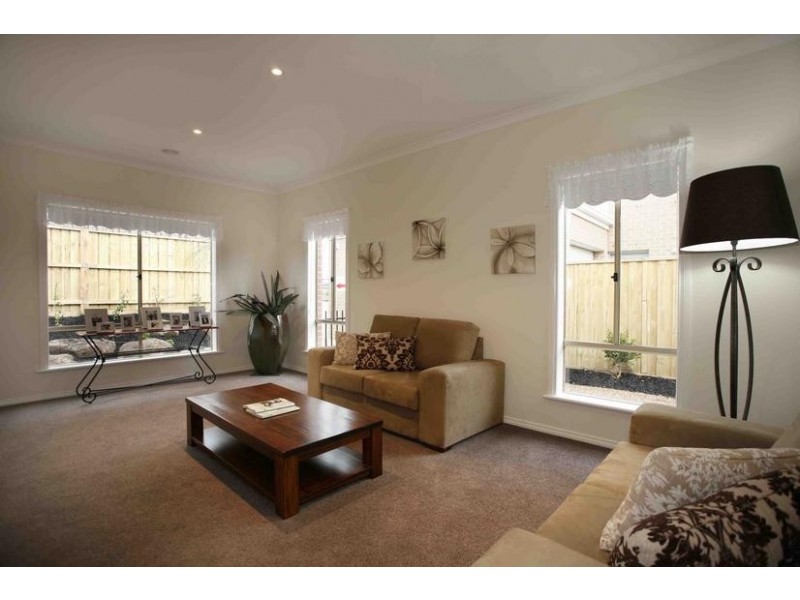 5 Huntingdale Road, Officer VIC 3809