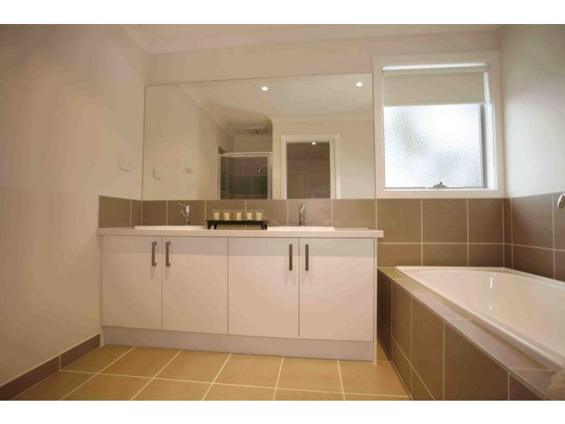 3 Huntingdale Street, Officer VIC 3809