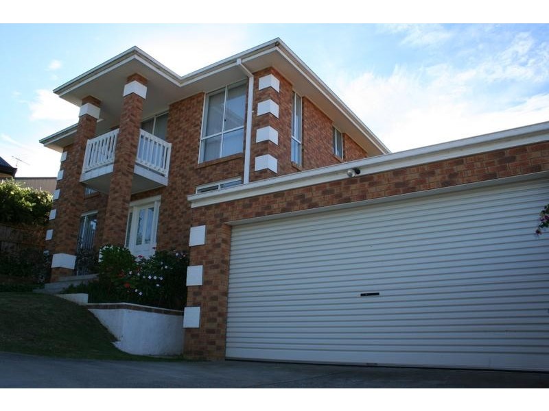 11 Fleming Terrace, Pakenham VIC 3810