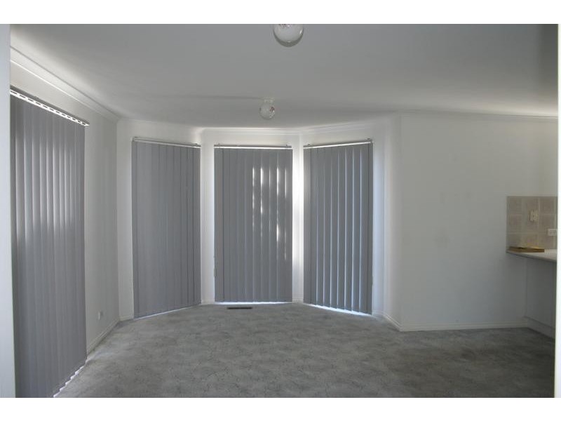 11 Fleming Terrace, Pakenham VIC 3810