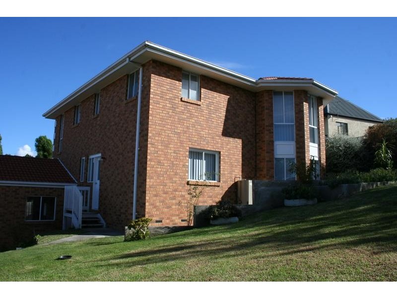 11 Fleming Terrace, Pakenham VIC 3810