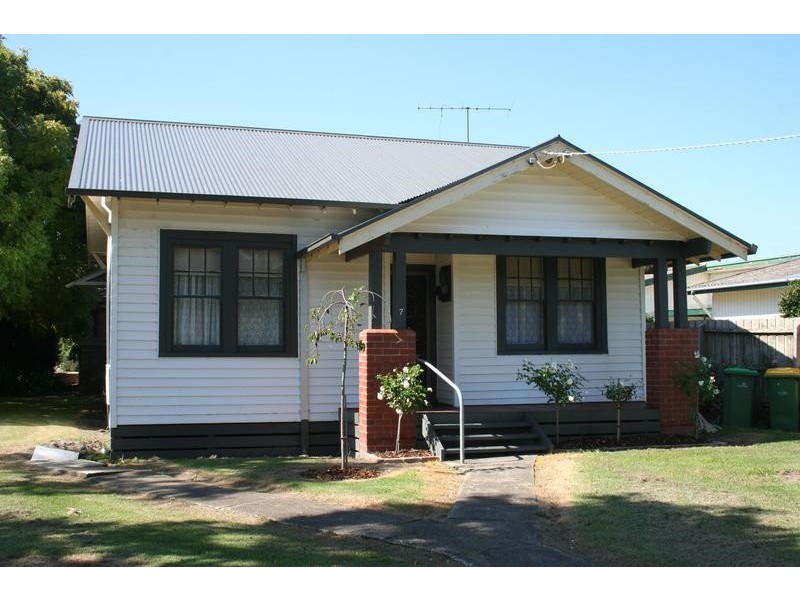 7 Alexander Avenue, Koo Wee Rup VIC 3981
