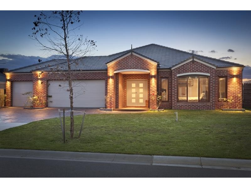 18 Withers Court, Pakenham VIC 3810