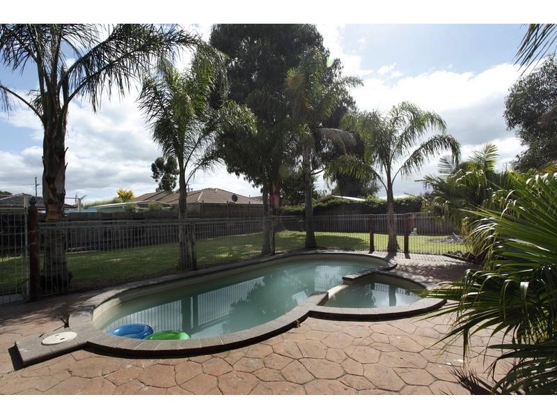 3 Hennessy Street, Pakenham VIC 3810