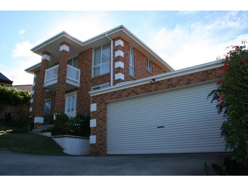 11 Fleming Terrace, Pakenham VIC 3810