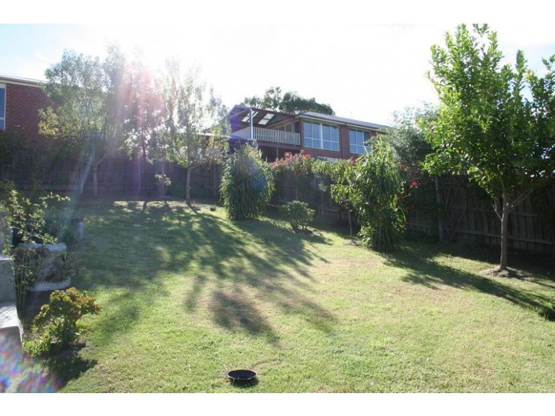 11 Fleming Terrace, Pakenham VIC 3810