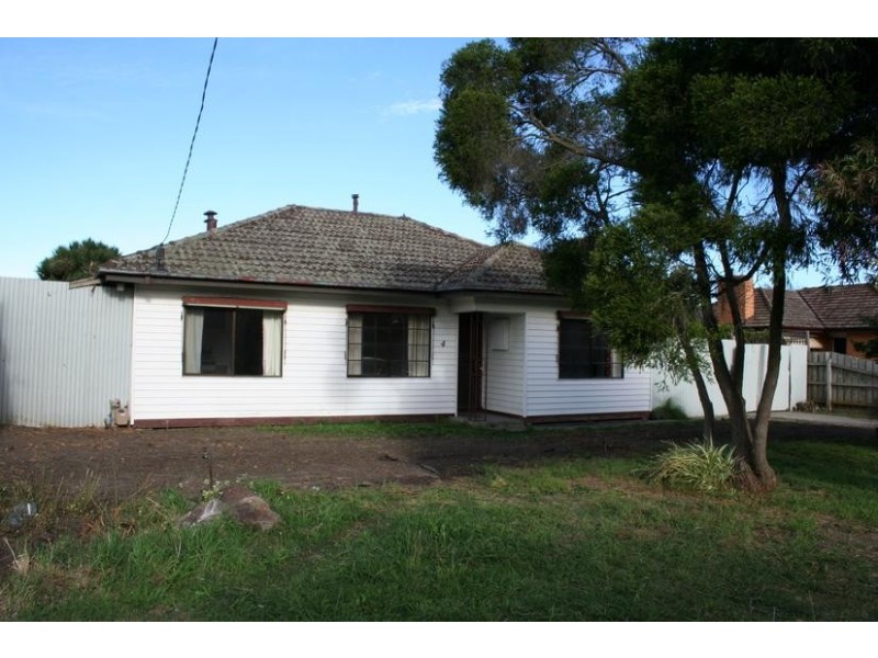 4 Savage Street, Pakenham VIC 3810