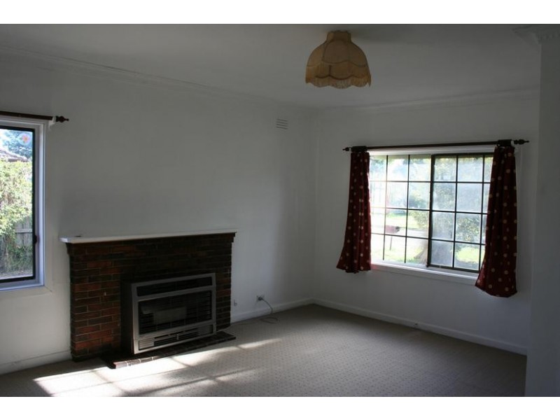 4 Savage Street, Pakenham VIC 3810