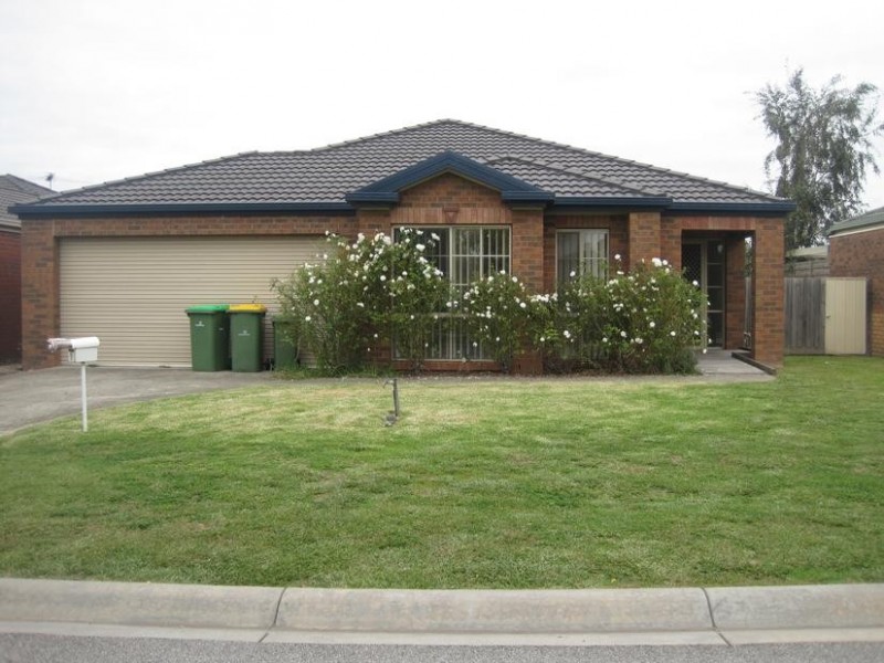 9 Gillian Place, Pakenham VIC 3810