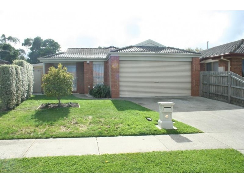 37 Maria Crescent, Pakenham VIC 3810