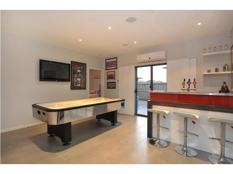 8 Galle Avenue, Officer VIC 3809