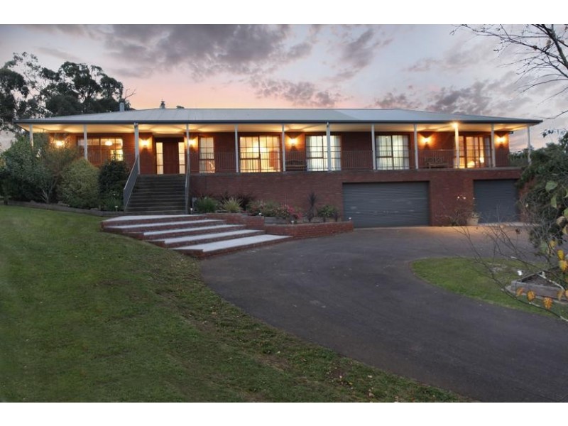 5 Bayard Drive, Pakenham Upper VIC 3810