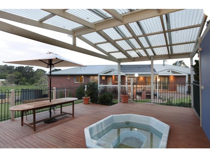 5 Bayard Drive, Pakenham Upper VIC 3810