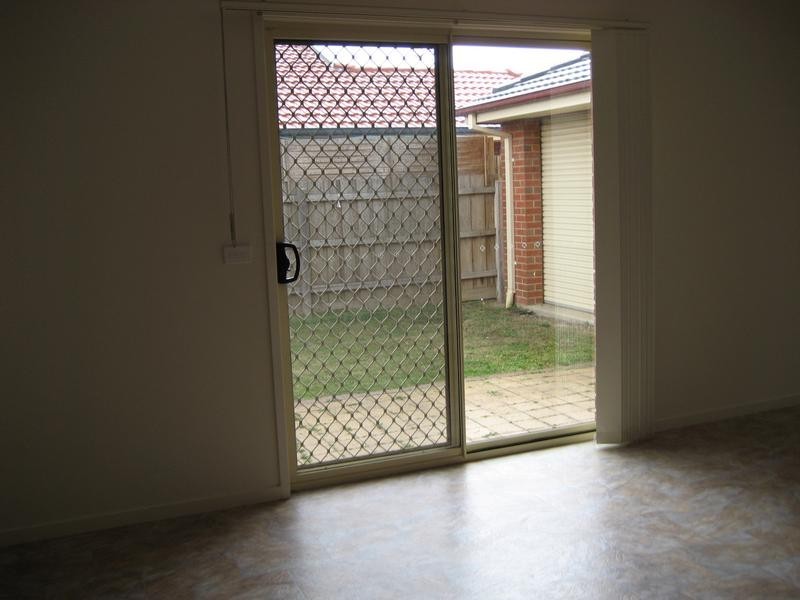 8 Blackmore Close, Pakenham VIC 3810