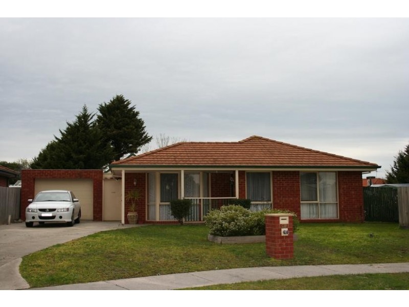 15 Cyprus Place, Pakenham VIC 3810