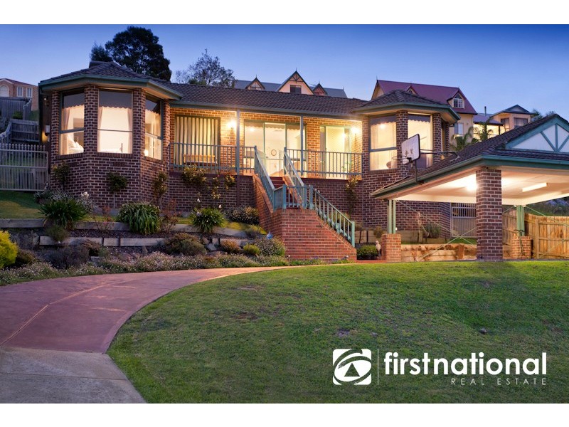 16 Fleming Terrace, Pakenham VIC 3810