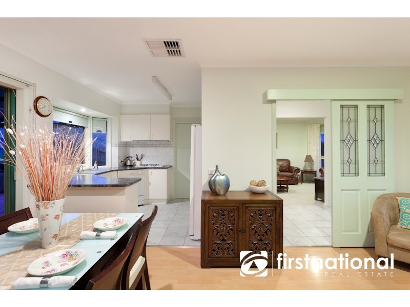 16 Fleming Terrace, Pakenham VIC 3810