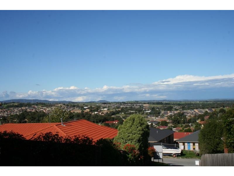 11 Fleming Terrace, Pakenham VIC 3810