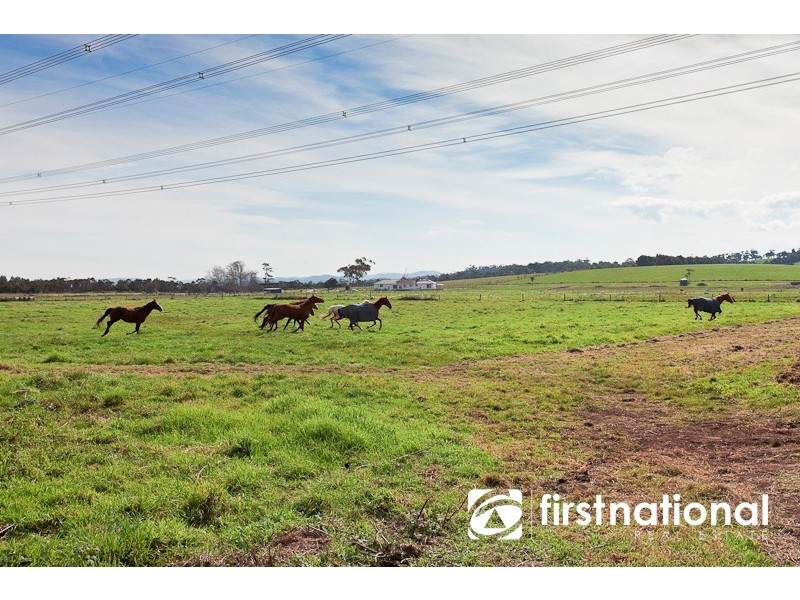 405 Mont Albert Road, Garfield VIC 3814