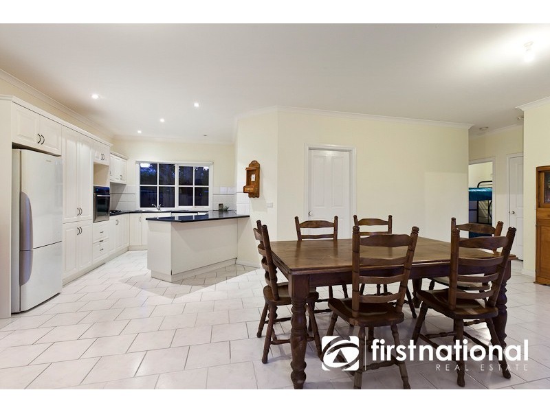 112 Army Road, Pakenham VIC 3810