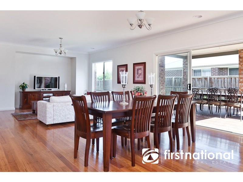 10 Colonial Way, Pakenham VIC 3810
