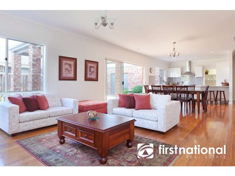 10 Colonial Way, Pakenham VIC 3810
