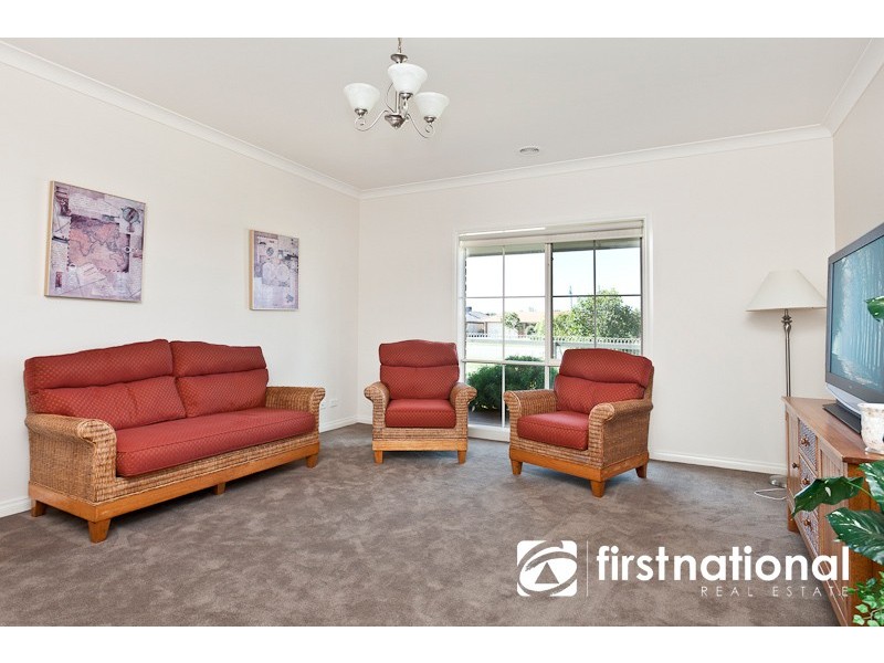 10 Colonial Way, Pakenham VIC 3810