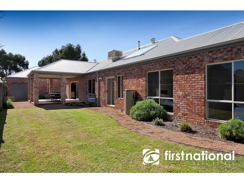 10 Colonial Way, Pakenham VIC 3810