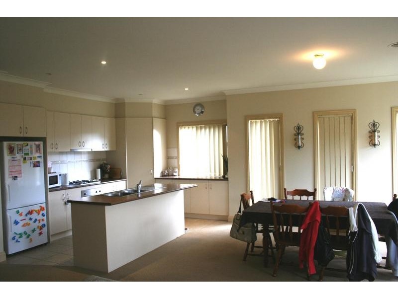 4 Spring Circuit, Pakenham VIC 3810