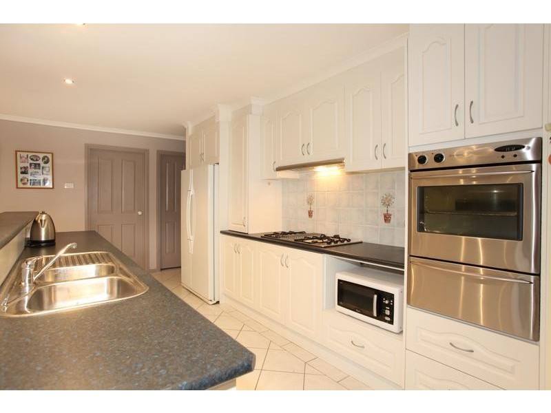 5 Windsor Drive, Beaconsfield VIC 3807