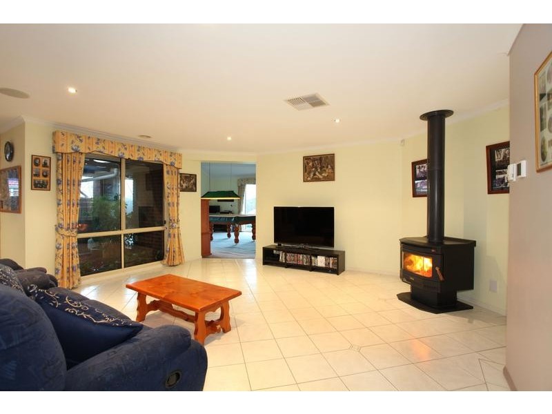 5 Windsor Drive, Beaconsfield VIC 3807