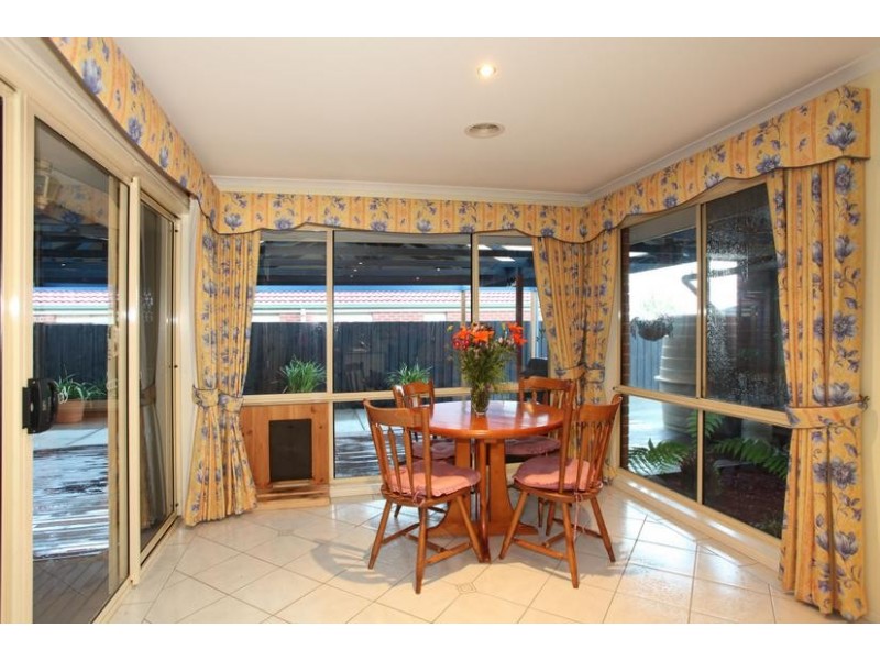 5 Windsor Drive, Beaconsfield VIC 3807