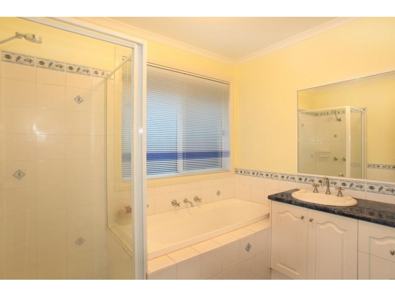 5 Windsor Drive, Beaconsfield VIC 3807